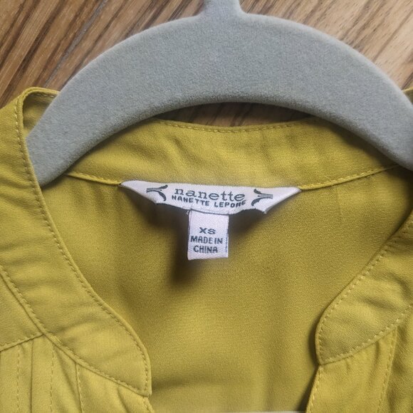 3/$15 [EUC] NANETTE LEPORE Blouse - Picture 3 of 4